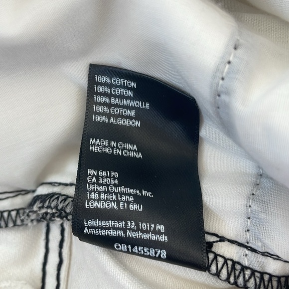 BDG Urban Outfitters Graphic Print Pitched Waist Short Size 27 - Picture 13 of 16